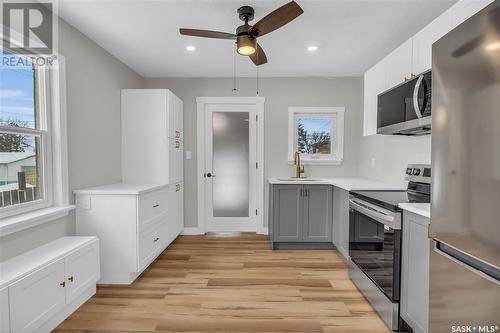 2301 Reynolds Street, Regina, SK - Indoor Photo Showing Kitchen