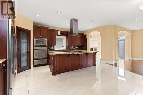 4622 Malcolm Drive, Regina, SK - Indoor Photo Showing Kitchen With Upgraded Kitchen