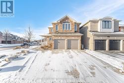 615 GARDEN WALK  Mississauga, ON L5W 1V9