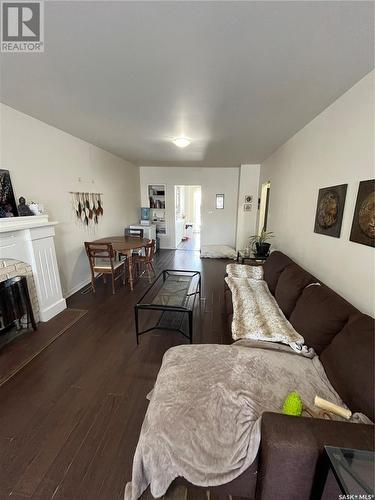 1263 Cameron Street, Regina, SK - Indoor Photo Showing Living Room