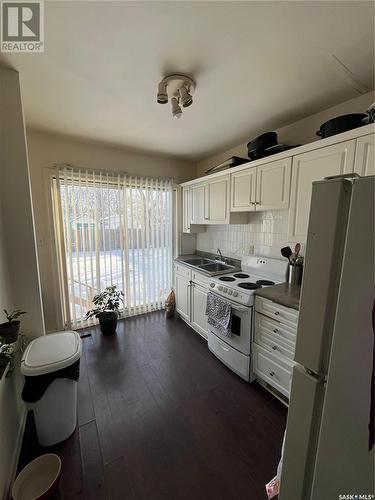 1263 Cameron Street, Regina, SK - Indoor Photo Showing Kitchen With Double Sink