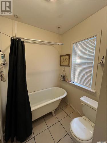 1263 Cameron Street, Regina, SK - Indoor Photo Showing Bathroom