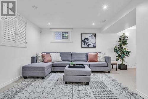 365 Delaware Avenue, Burlington, ON - Indoor Photo Showing Living Room