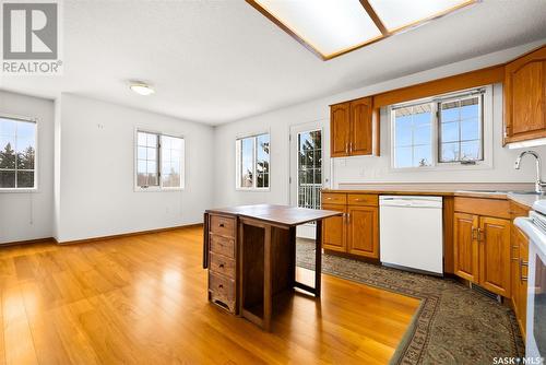 201 4025 Hill Avenue, Regina, SK - Indoor Photo Showing Kitchen With Double Sink