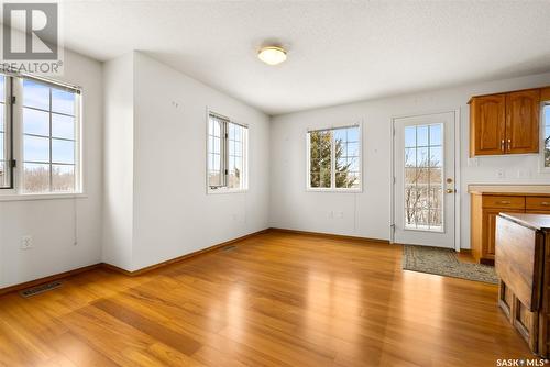 201 4025 Hill Avenue, Regina, SK - Indoor Photo Showing Kitchen