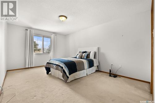 201 4025 Hill Avenue, Regina, SK - Indoor Photo Showing Bedroom