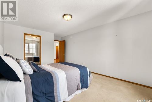 201 4025 Hill Avenue, Regina, SK - Indoor Photo Showing Bedroom