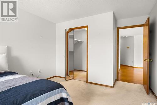 201 4025 Hill Avenue, Regina, SK - Indoor Photo Showing Bedroom