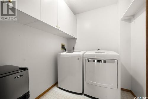 201 4025 Hill Avenue, Regina, SK - Indoor Photo Showing Laundry Room