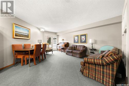 201 4025 Hill Avenue, Regina, SK - Indoor Photo Showing Living Room