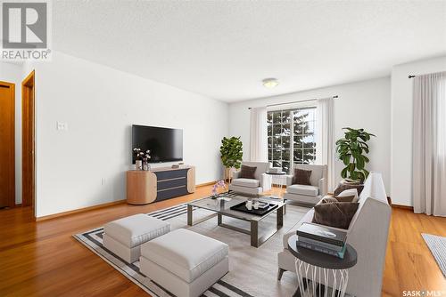 201 4025 Hill Avenue, Regina, SK - Indoor Photo Showing Living Room