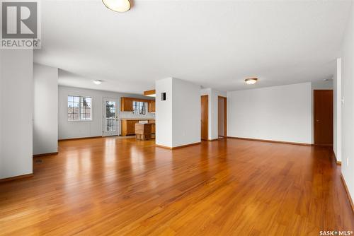 201 4025 Hill Avenue, Regina, SK - Indoor Photo Showing Living Room