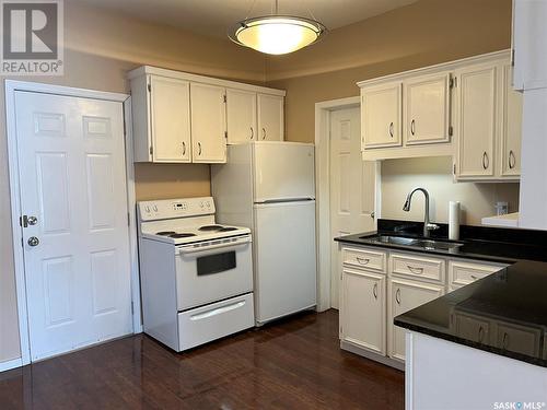 2055 Atkinson Street, Regina, SK - Indoor Photo Showing Kitchen With Double Sink