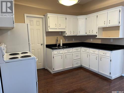 2055 Atkinson Street, Regina, SK - Indoor Photo Showing Kitchen