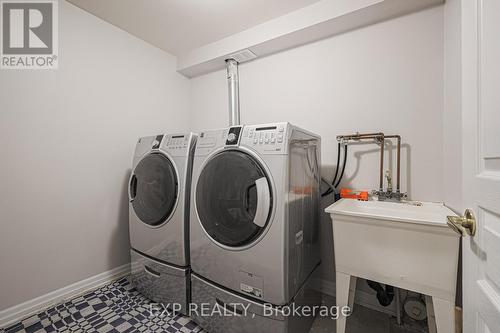 3 Compass Way, Mississauga, ON - Indoor Photo Showing Laundry Room