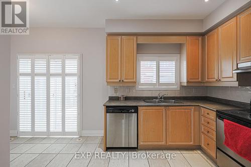 3 Compass Way, Mississauga, ON - Indoor Photo Showing Kitchen With Double Sink