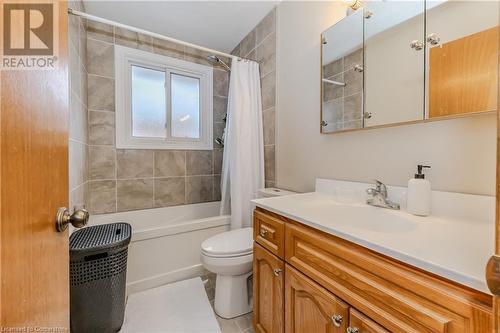 78 Linnwood Avenue, Cambridge, ON - Indoor Photo Showing Bathroom