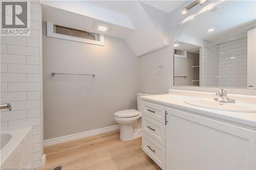 78 Linnwood Avenue, Cambridge, ON - Indoor Photo Showing Bathroom