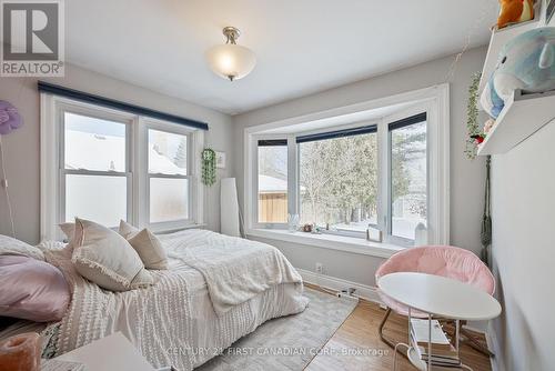 74 Barker Street, London, ON - Indoor Photo Showing Bedroom