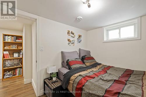 74 Barker Street, London, ON - Indoor Photo Showing Bedroom