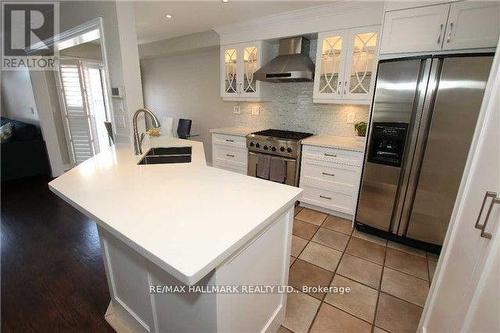 6873 Shade House Court, Mississauga, ON - Indoor Photo Showing Kitchen With Stainless Steel Kitchen With Upgraded Kitchen