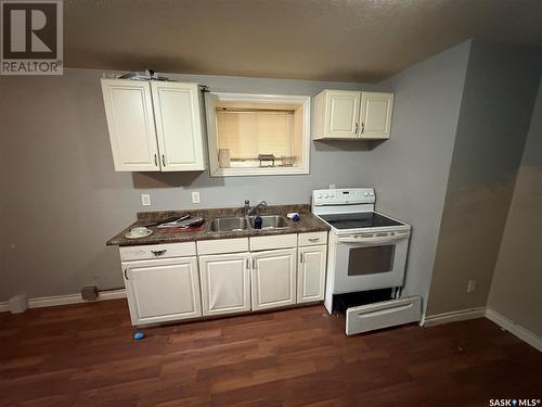 2346 Mcara Street, Regina, SK - Indoor Photo Showing Kitchen With Double Sink