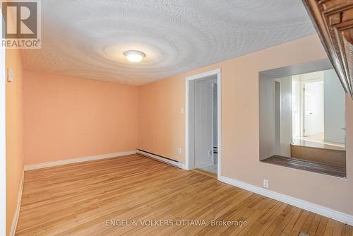 467 Edgeworth Avenue, Ottawa, ON - Indoor Photo Showing Other Room