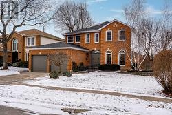 2198 CHARNWOOD DRIVE  Burlington, ON L7M 2X1