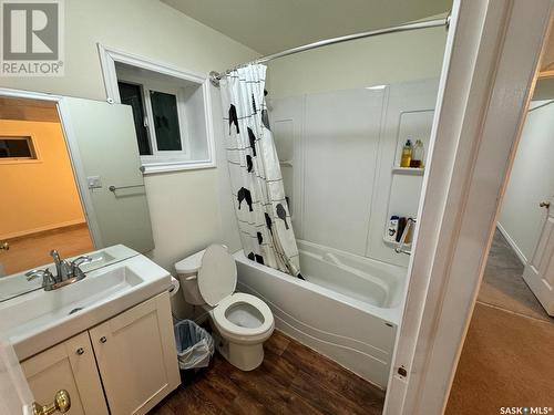 1447 Rae Street, Regina, SK - Indoor Photo Showing Bathroom