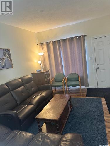 1447 Rae Street, Regina, SK - Indoor Photo Showing Living Room