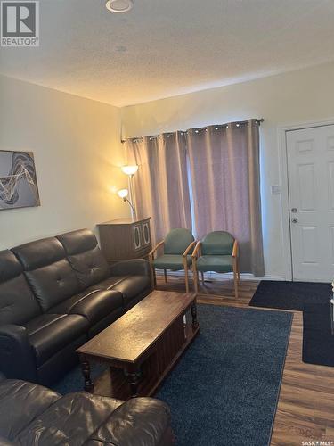 1447 Rae Street, Regina, SK - Indoor Photo Showing Living Room