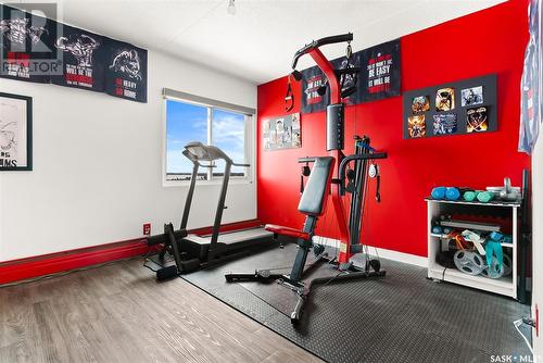 905 3520 Hillsdale Street, Regina, SK - Indoor Photo Showing Gym Room