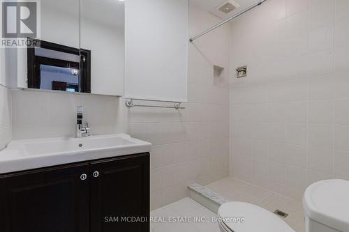 62 Maple Avenue S, Mississauga, ON - Indoor Photo Showing Bathroom