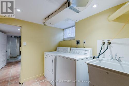 62 Maple Avenue S, Mississauga, ON - Indoor Photo Showing Laundry Room