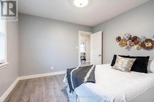 219 Rodgers Road, Hamilton, ON - Indoor Photo Showing Bedroom