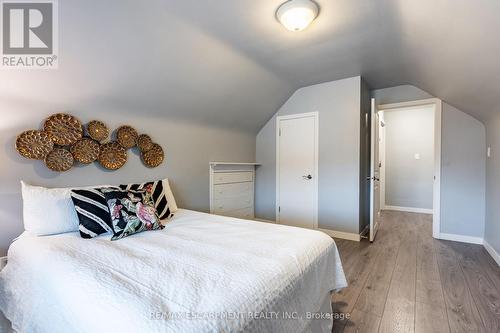 219 Rodgers Road, Hamilton, ON - Indoor Photo Showing Bedroom