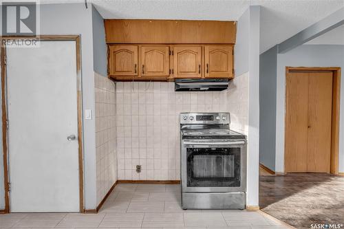 3519 6Th Avenue N, Regina, SK - Indoor Photo Showing Kitchen