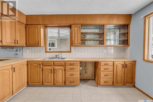 3519 6Th Avenue N, Regina, SK - Indoor Photo Showing Kitchen With Double Sink