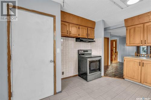 3519 6Th Avenue N, Regina, SK - Indoor Photo Showing Kitchen