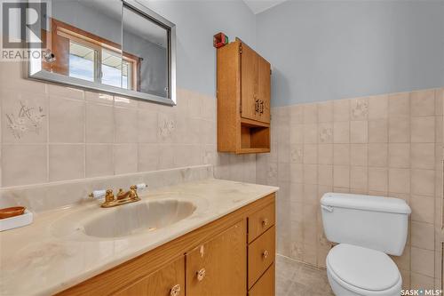 3519 6Th Avenue N, Regina, SK - Indoor Photo Showing Bathroom