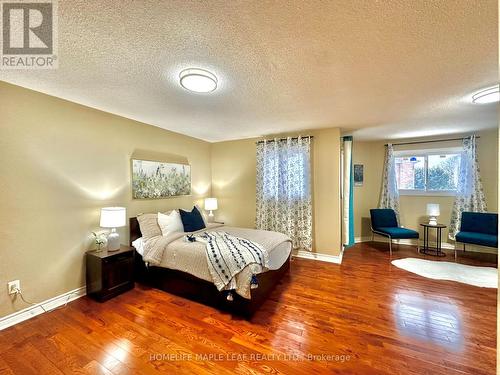 1613 Stillriver Crescent, Mississauga, ON - Indoor Photo Showing Bedroom