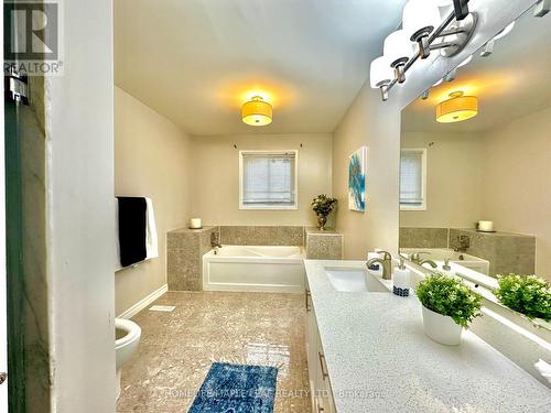 1613 Stillriver Crescent, Mississauga, ON - Indoor Photo Showing Bathroom