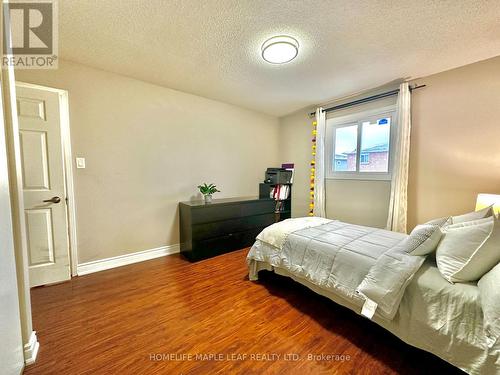 1613 Stillriver Crescent, Mississauga, ON - Indoor Photo Showing Bedroom