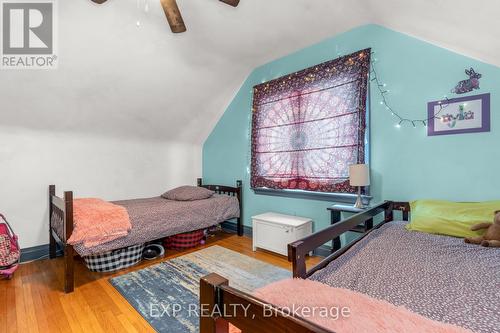 101 Erin Avenue, Hamilton, ON - Indoor Photo Showing Bedroom