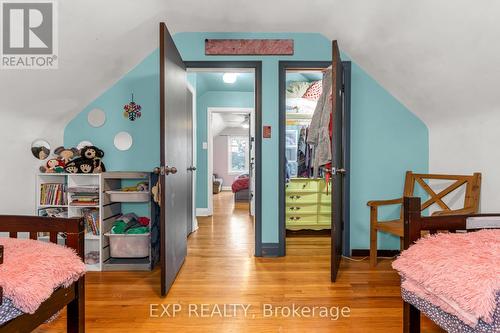 101 Erin Avenue, Hamilton, ON - Indoor Photo Showing Bedroom