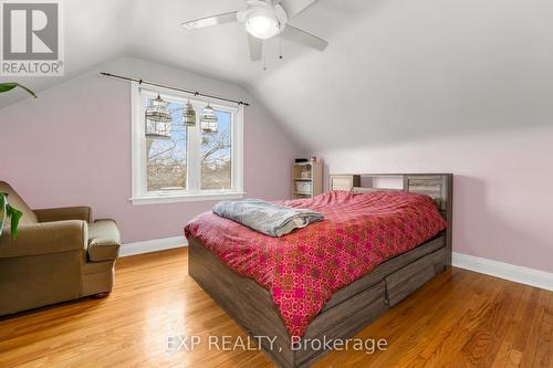 101 Erin Avenue, Hamilton, ON - Indoor Photo Showing Bedroom