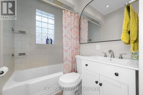 101 Erin Avenue, Hamilton, ON - Indoor Photo Showing Bathroom