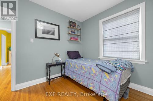 101 Erin Avenue, Hamilton, ON - Indoor Photo Showing Bedroom