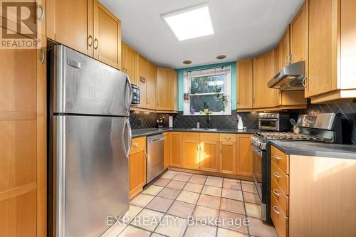 101 Erin Avenue, Hamilton, ON - Indoor Photo Showing Kitchen With Stainless Steel Kitchen