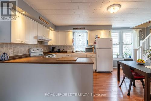 539 Mohawk Road W, Hamilton, ON - Indoor Photo Showing Kitchen